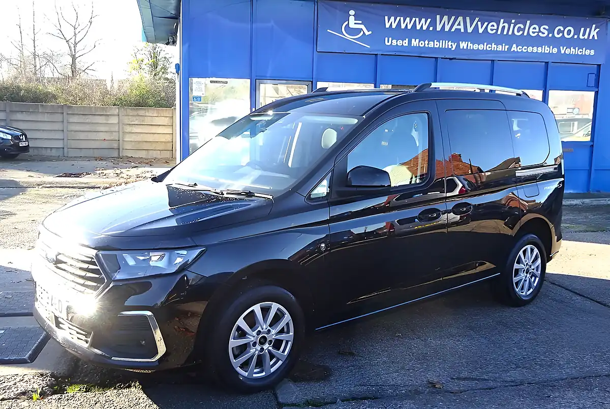 Used 2023 Ford Tourneo Connect Titanium Black - Interior and Exterior details 20
