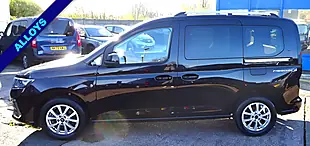 Used 2023 Ford Tourneo Connect Titanium Black - Interior and Exterior details 5