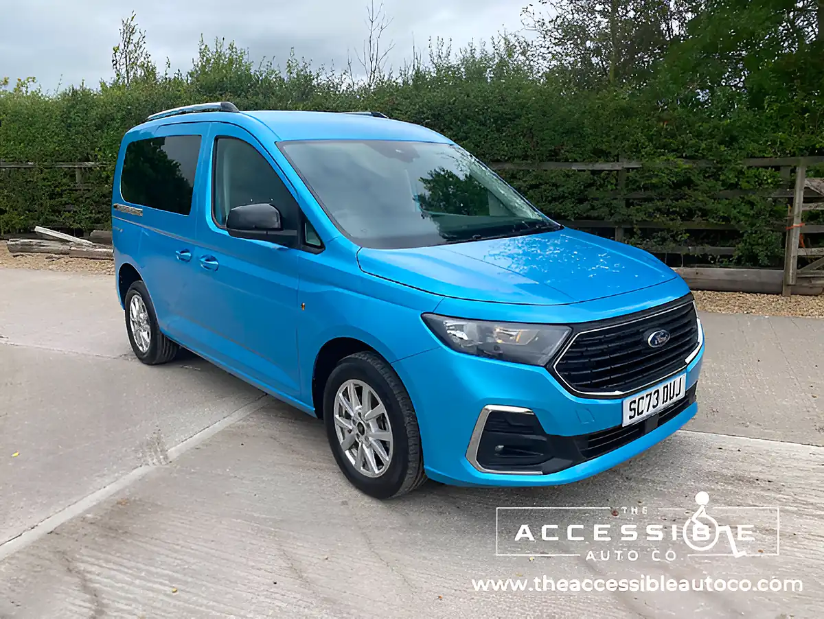Used 2023 Ford Tourneo Connect Titanium Blue - Interior and Exterior details 2