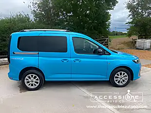 Used 2023 Ford Tourneo Connect Titanium Blue - Interior and Exterior details 4