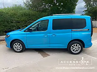 Used 2023 Ford Tourneo Connect Titanium Blue - Interior and Exterior details 5