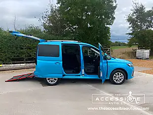 Used 2023 Ford Tourneo Connect Titanium Blue - Interior and Exterior details 8