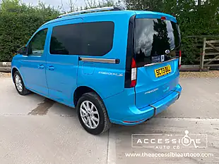 Used 2023 Ford Tourneo Connect Titanium Blue - Interior and Exterior details 9