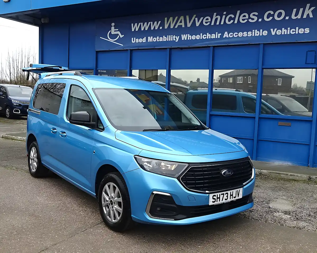 Used 2023 Ford Tourneo Connect Titanium Blue - Interior and Exterior details 15