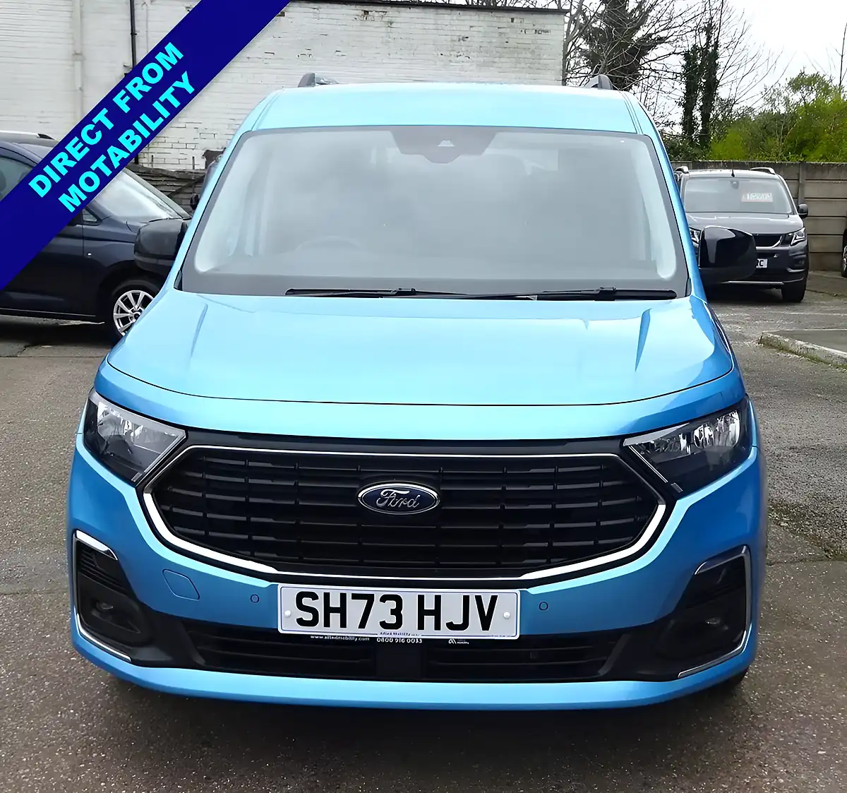 Used 2023 Ford Tourneo Connect Titanium Blue - Interior and Exterior details 4