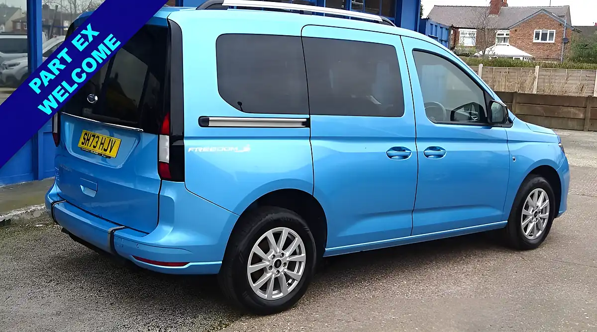 Used 2023 Ford Tourneo Connect Titanium Blue - Interior and Exterior details 6