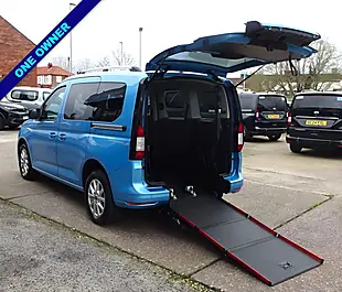 Used 2023 Ford Tourneo Connect Titanium Blue - Interior and Exterior details 8