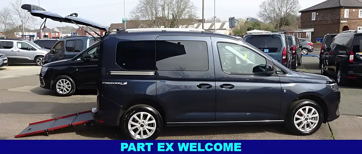 Used 2023 Ford Tourneo Connect Titanium Blue - Interior and Exterior details 11