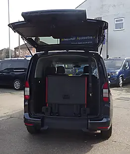 Used 2023 Ford Tourneo Connect Titanium Blue - Interior and Exterior details 8