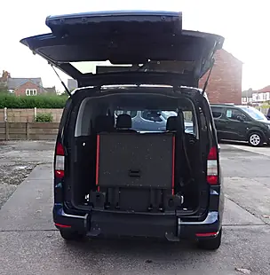 Used 2023 Ford Tourneo Connect Titanium Blue - Interior and Exterior details 11