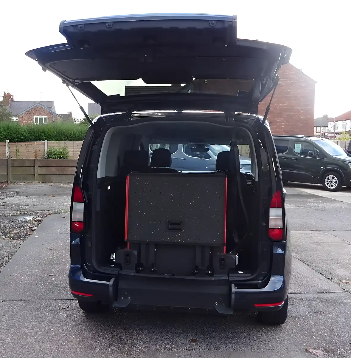 Used 2023 Ford Tourneo Connect Titanium Blue - Interior and Exterior details 11