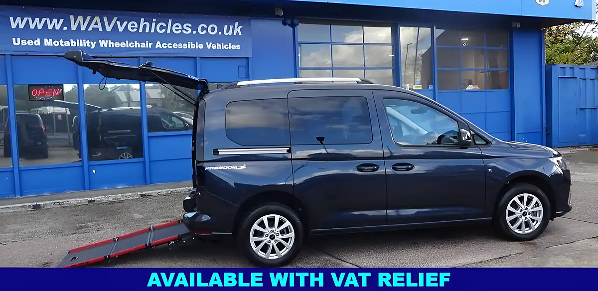 Used 2023 Ford Tourneo Connect Titanium Blue - Interior and Exterior details 12