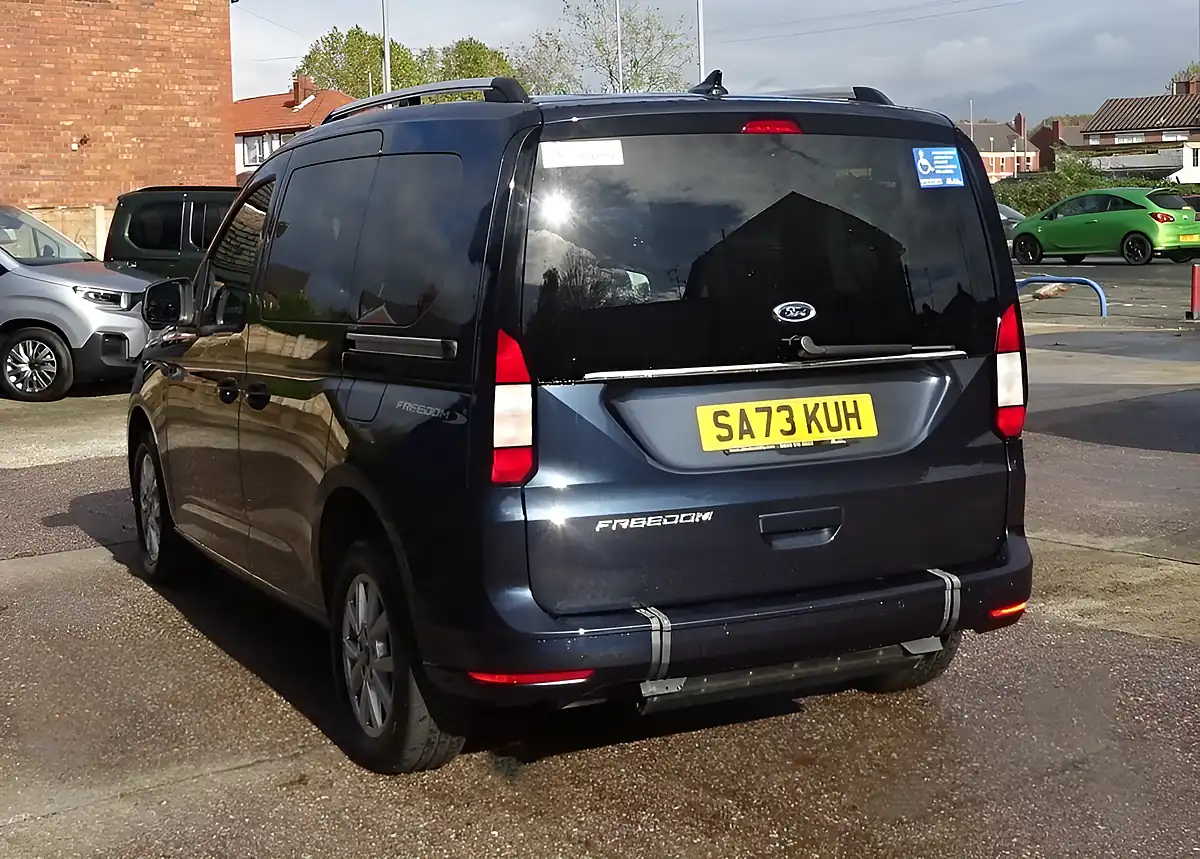 Used 2023 Ford Tourneo Connect Titanium Blue - Interior and Exterior details 14