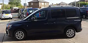 Used 2023 Ford Tourneo Connect Titanium Blue - Interior and Exterior details 15