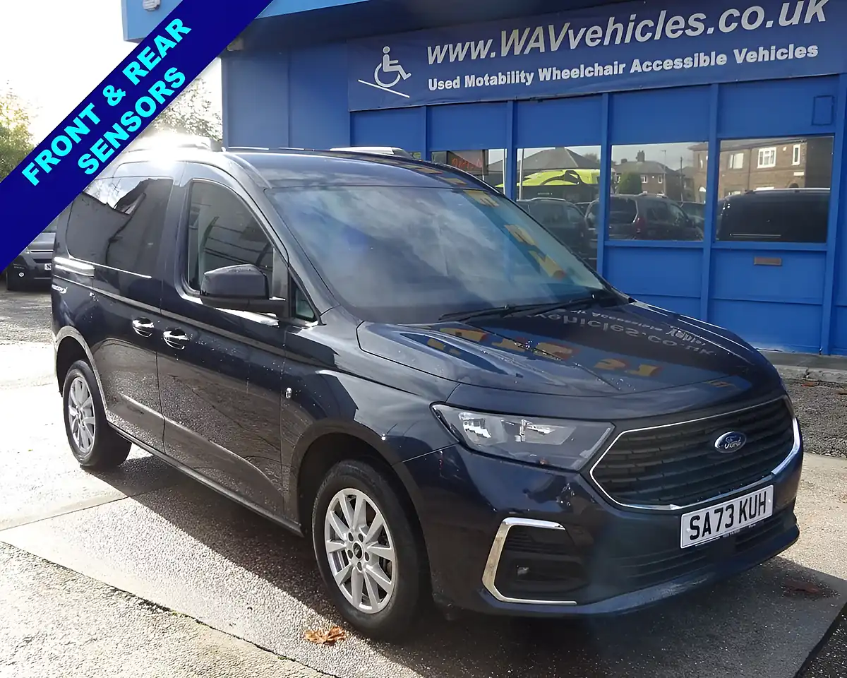 Used 2023 Ford Tourneo Connect Titanium Blue - Interior and Exterior details 5