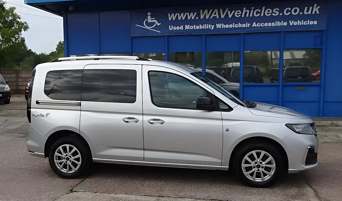 Used 2023 Ford Tourneo Connect Titanium Silver - Interior and Exterior details 16