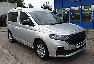 Used 2023 Ford Tourneo Connect Titanium Silver - Interior and Exterior details 17