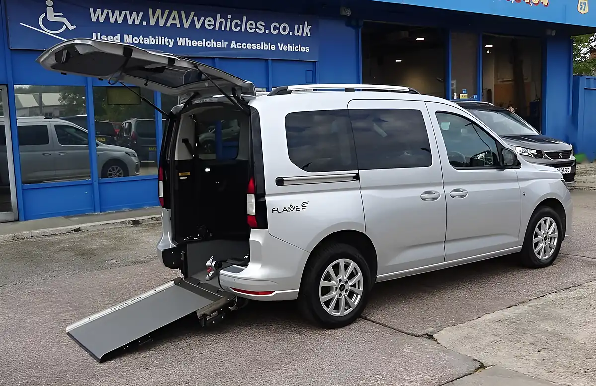 Used 2023 Ford Tourneo Connect Titanium Silver - Interior and Exterior details 19