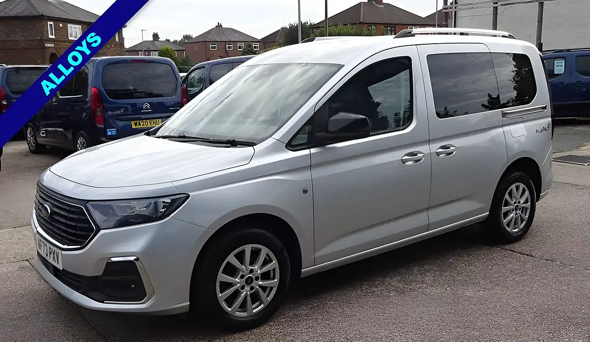 Used 2023 Ford Tourneo Connect Titanium Silver - Interior and Exterior details 5