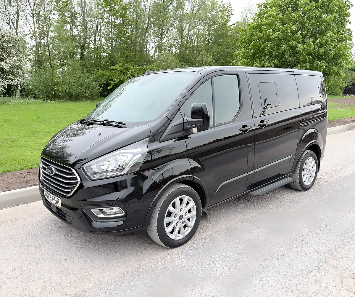 Used 2023 Ford Tourneo Custom Titanium Agate Black (metallic) - Interior and Exterior details 4