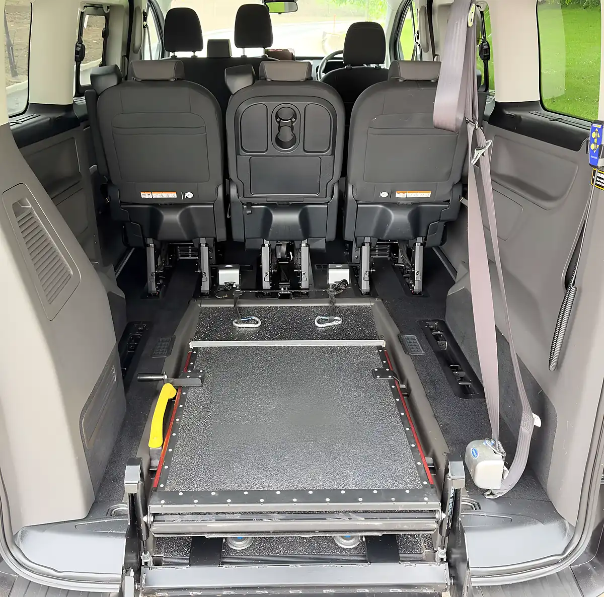 Used 2023 Ford Tourneo Custom Titanium Agate Black (metallic) - Interior and Exterior details 7