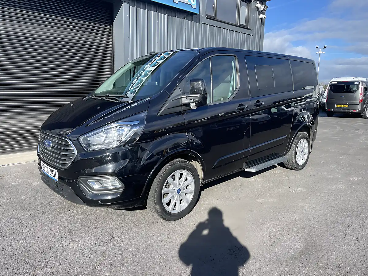 Used 2023 Ford Tourneo Custom Titanium Black - Interior and Exterior details 2