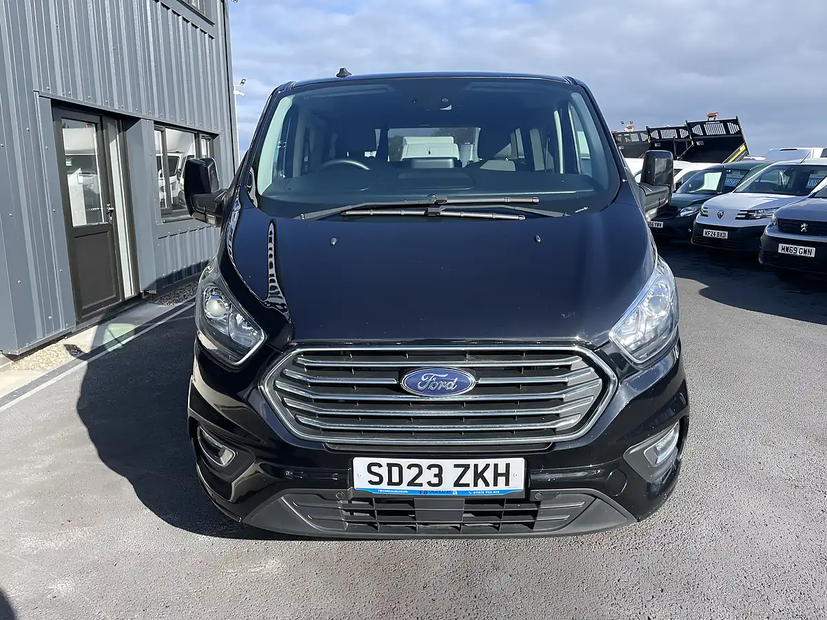 Used 2023 Ford Tourneo Custom Titanium Black - Interior and Exterior details 3