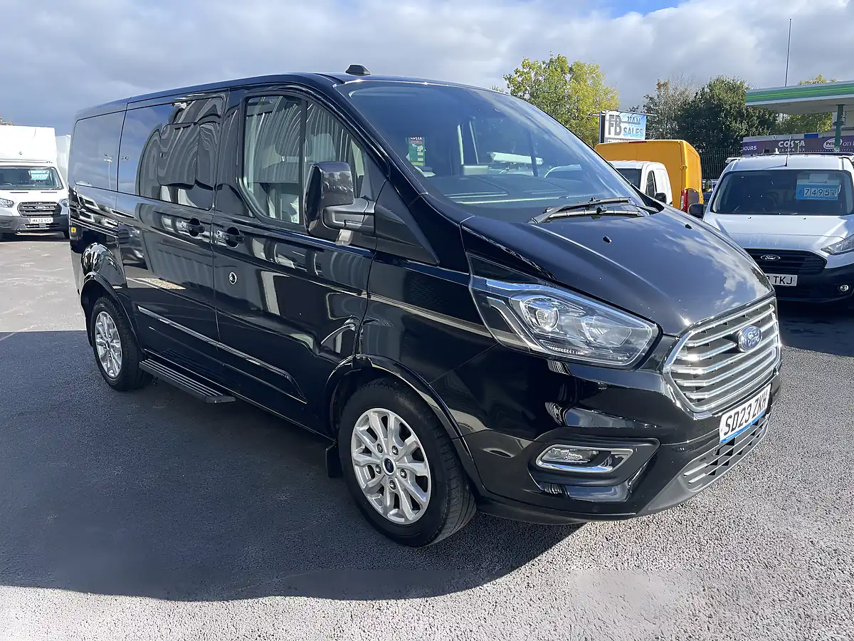 Used 2023 Ford Tourneo Custom Titanium Black - Interior and Exterior details 4