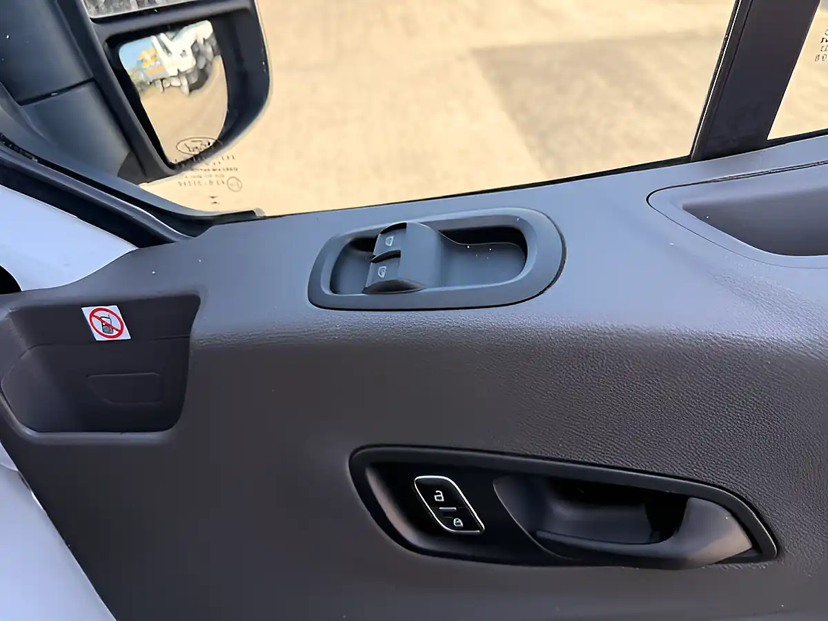 Used 2023 Ford Transit 350 Leader L3 Lwb Double Cab Tipper White - Interior and Exterior details 19