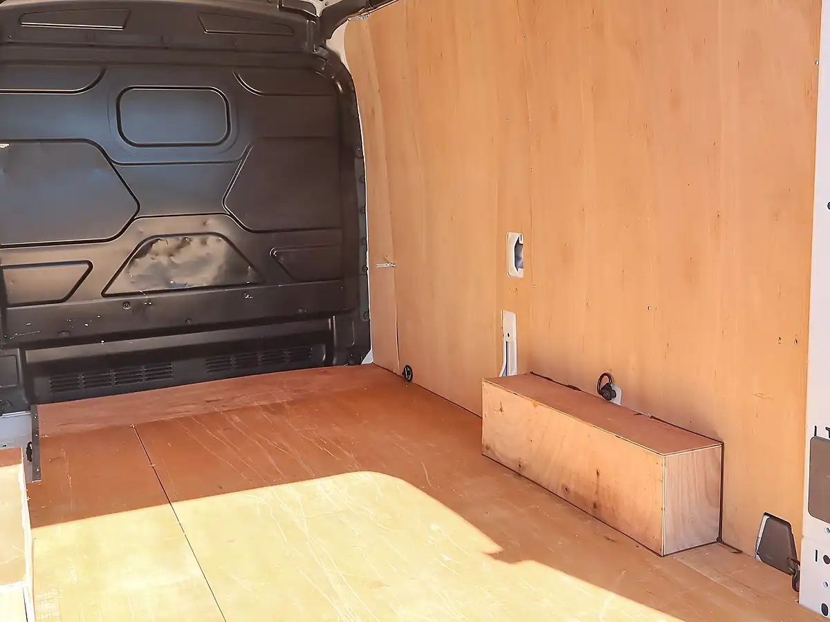 Used 2023 Ford Transit 350 RWD Eb Leader Frozen White - Interior and Exterior details 10