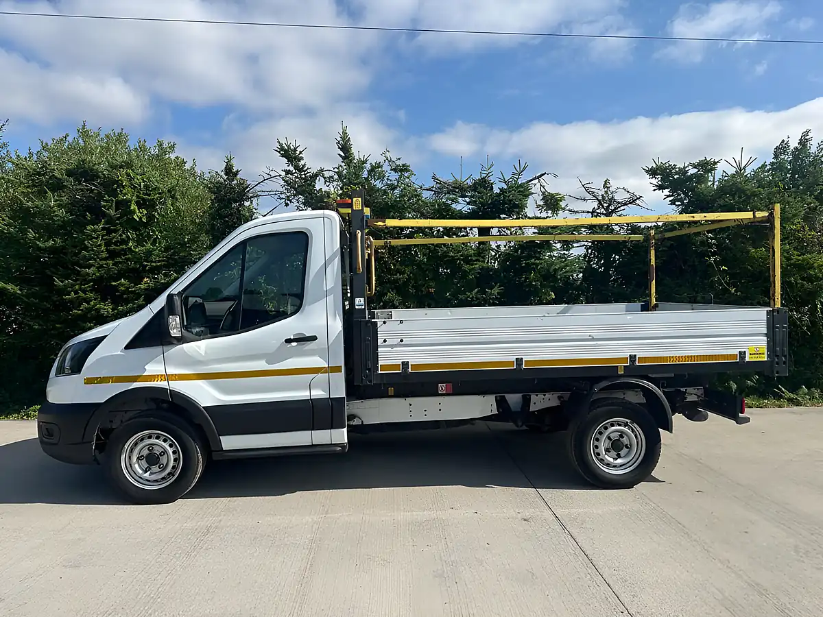 Used 2023 Ford Transit 350 Tipper Frozen White - Interior and Exterior details 4