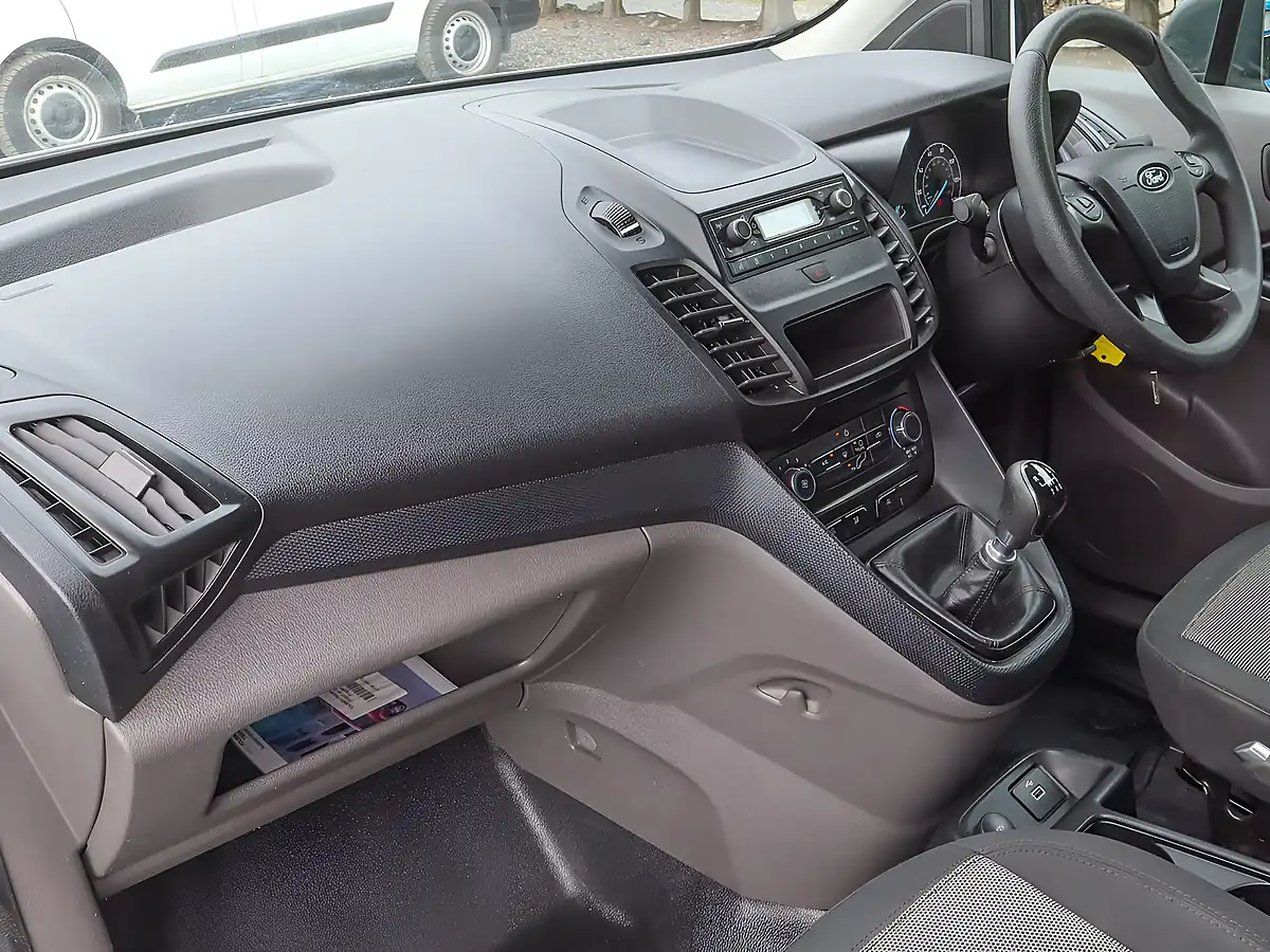 Used 2023 Ford Transit Connect 220 Frozen White - Interior and Exterior details 14