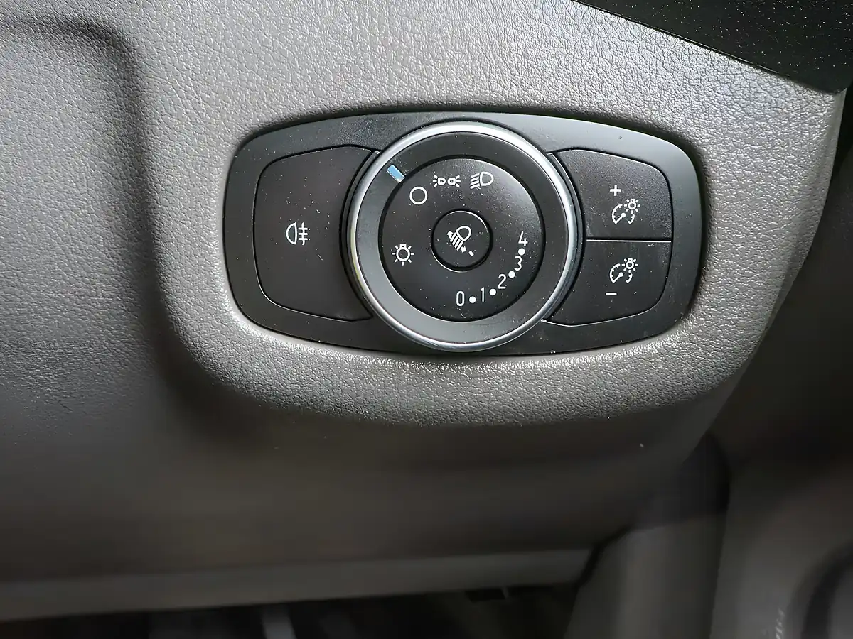 Used 2023 Ford Transit Connect 220 Frozen White - Interior and Exterior details 17