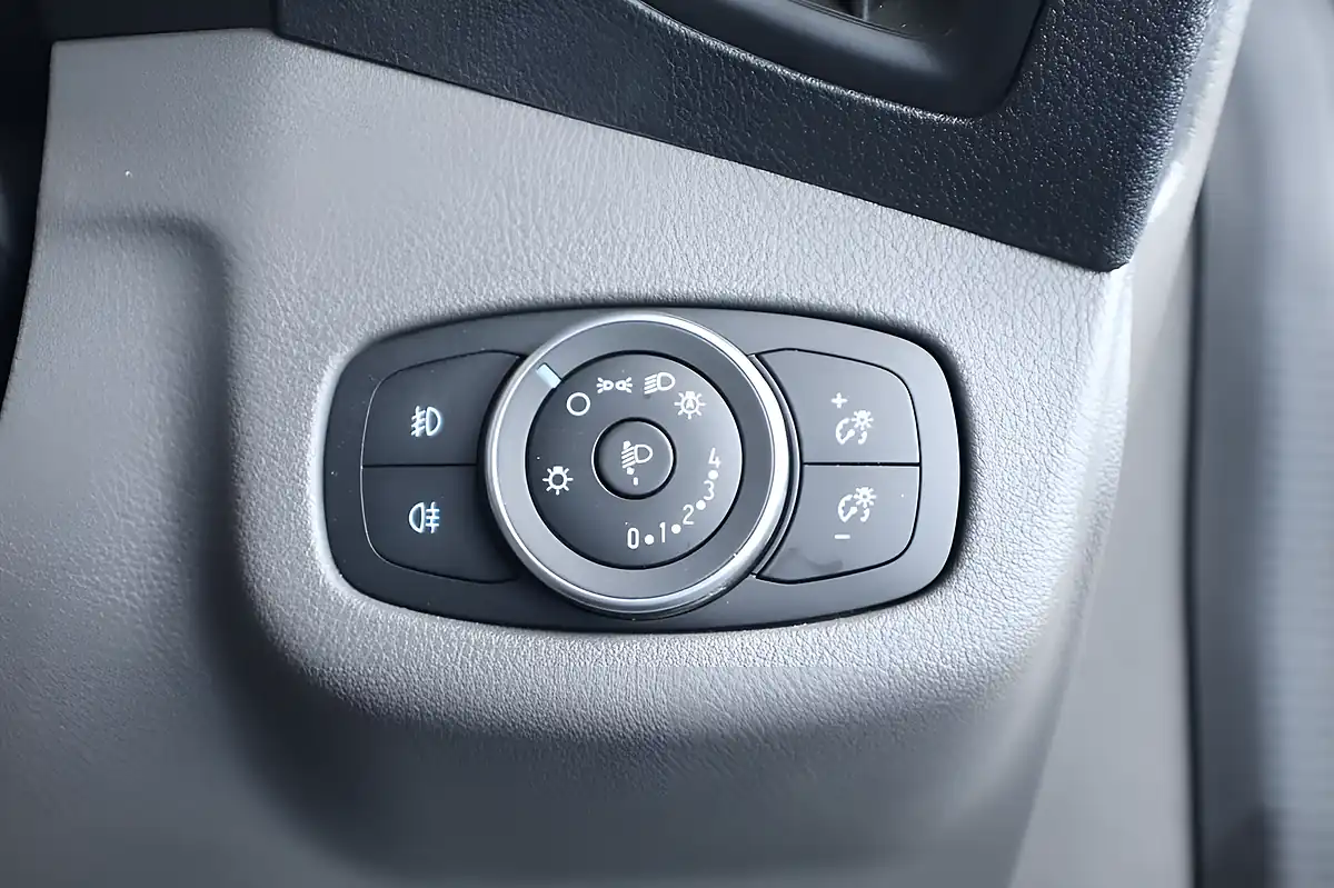 Used 2023 Ford Transit Connect Limited Blue - Interior and Exterior details 17