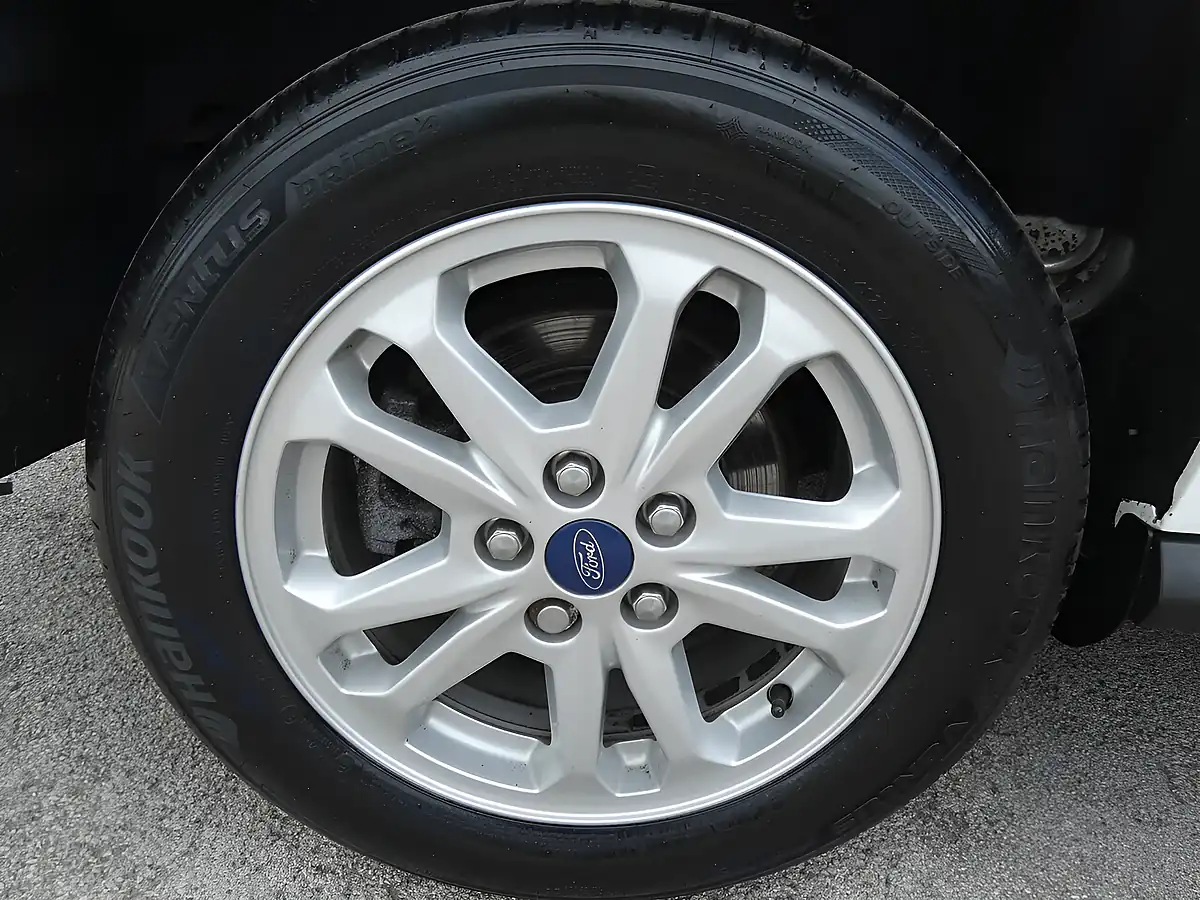 Used 2023 Ford Transit Connect Limited Frozen White - Interior and Exterior details 11