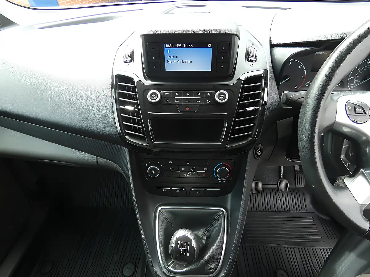 Used 2023 Ford Transit Connect Limited Frozen White - Interior and Exterior details 8