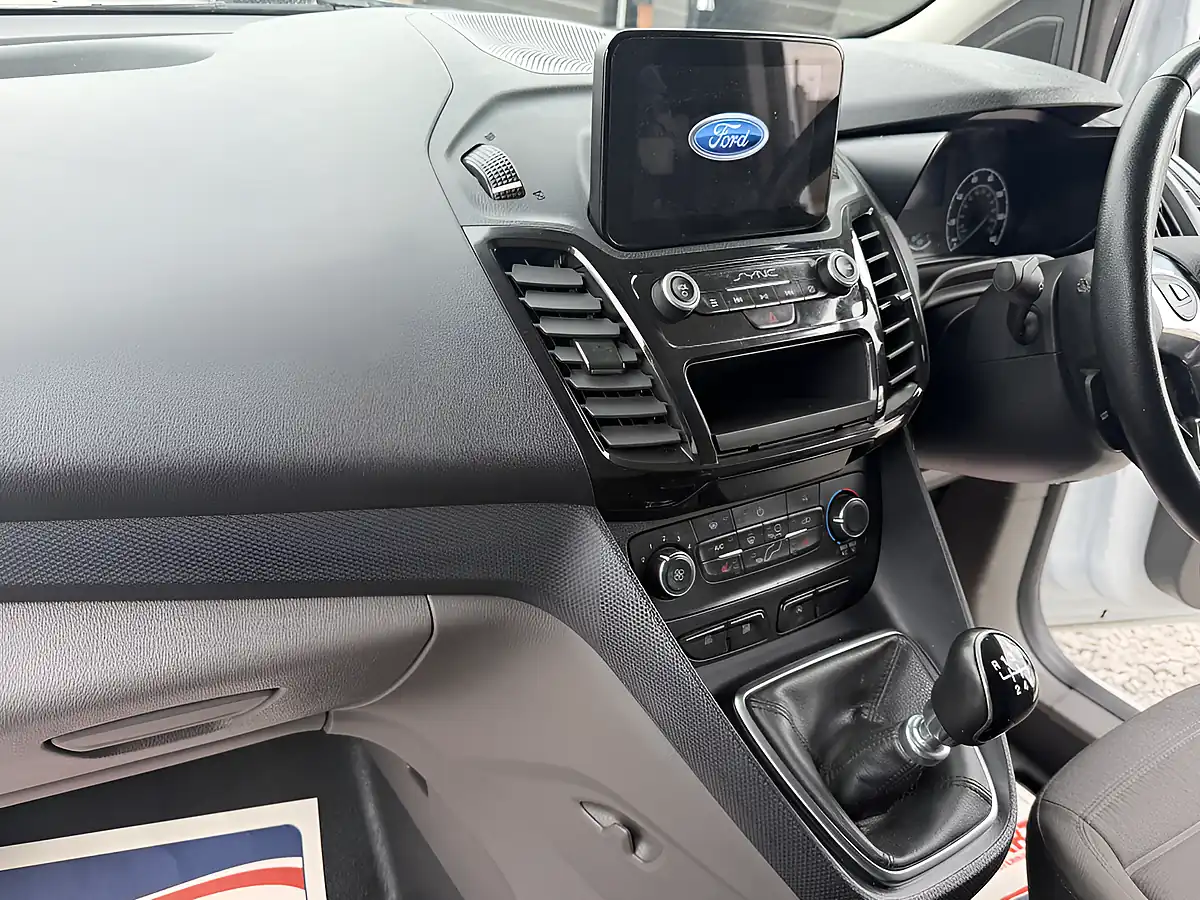 Used 2023 Ford Transit Connect Limited L1 (swb) White - Interior and Exterior details 16