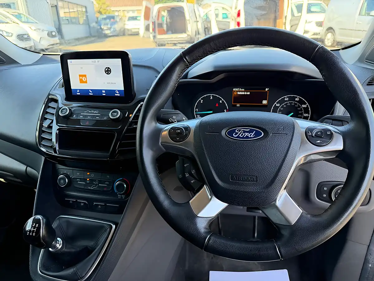 Used 2023 Ford Transit Connect Limited White - Interior and Exterior details 15