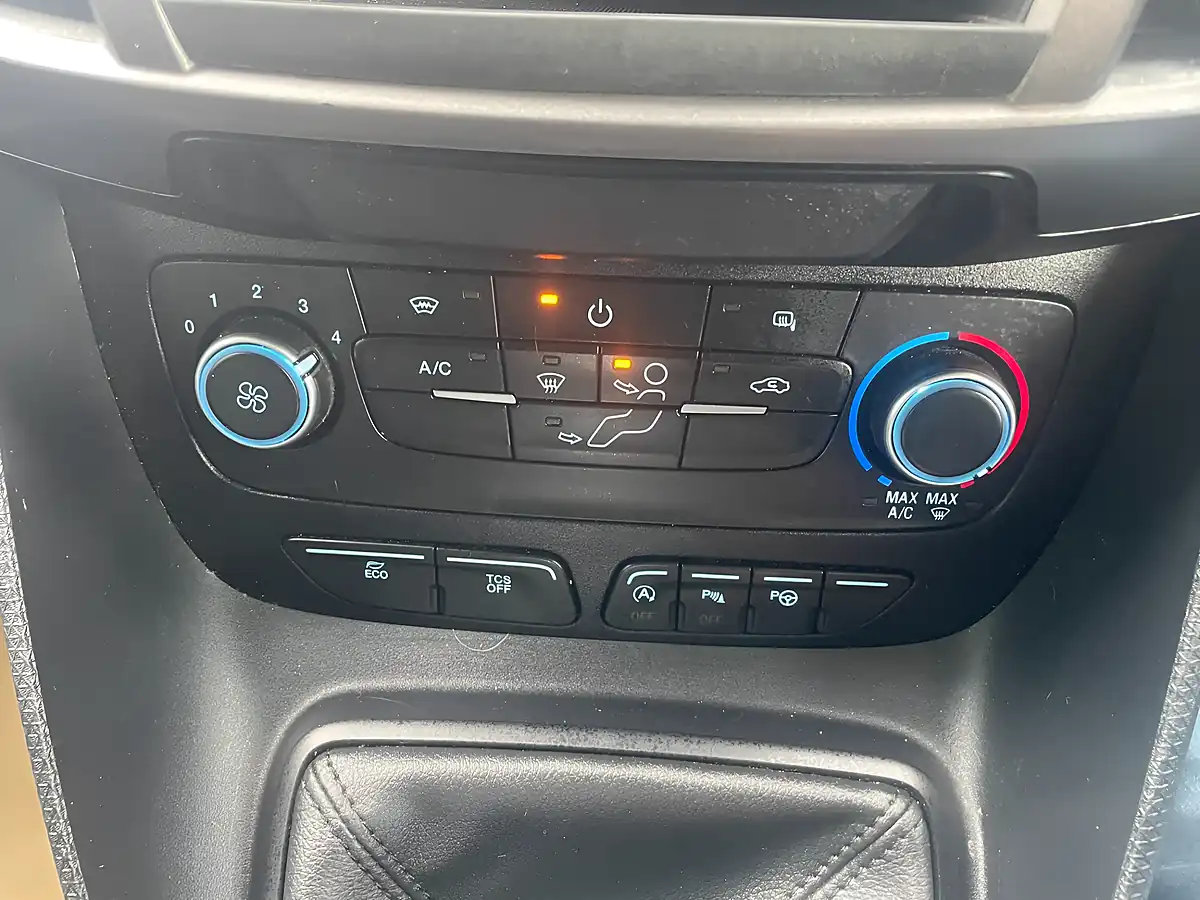Used 2023 Ford Transit Connect Trend White - Interior and Exterior details 16