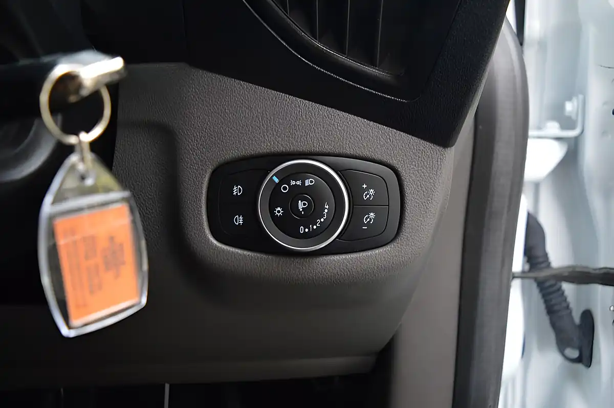 Used 2023 Ford Transit Connect Trend White - Interior and Exterior details 19