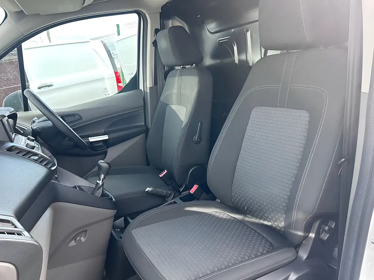 Used 2023 Ford Transit Connect Trend White - Interior and Exterior details 12