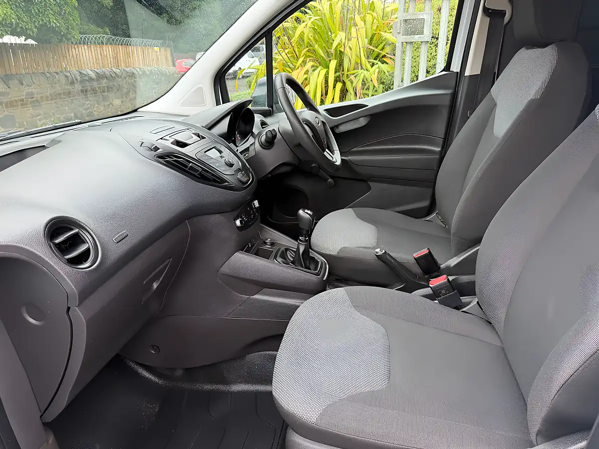 Used 2023 Ford Transit Courier Leader White - Interior and Exterior details 17