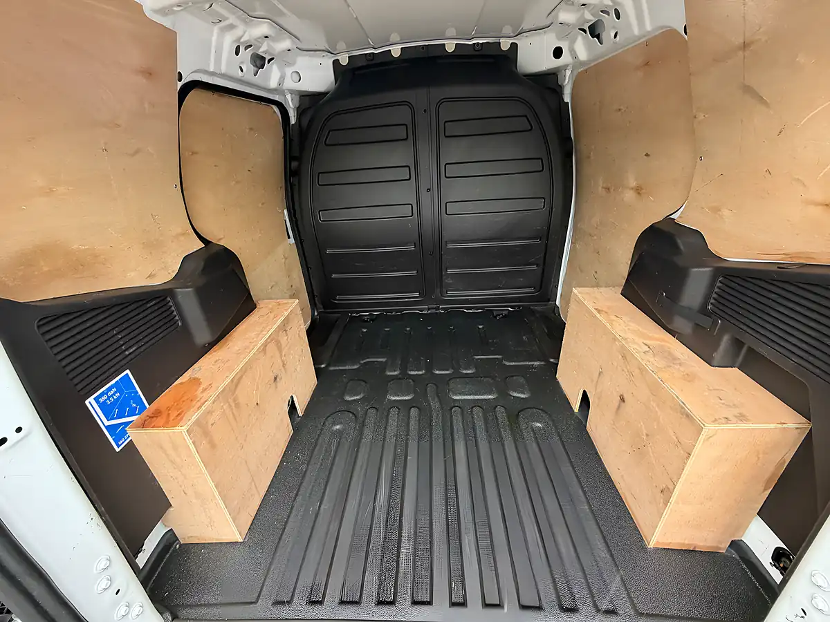 Used 2023 Ford Transit Courier Leader White - Interior and Exterior details 7