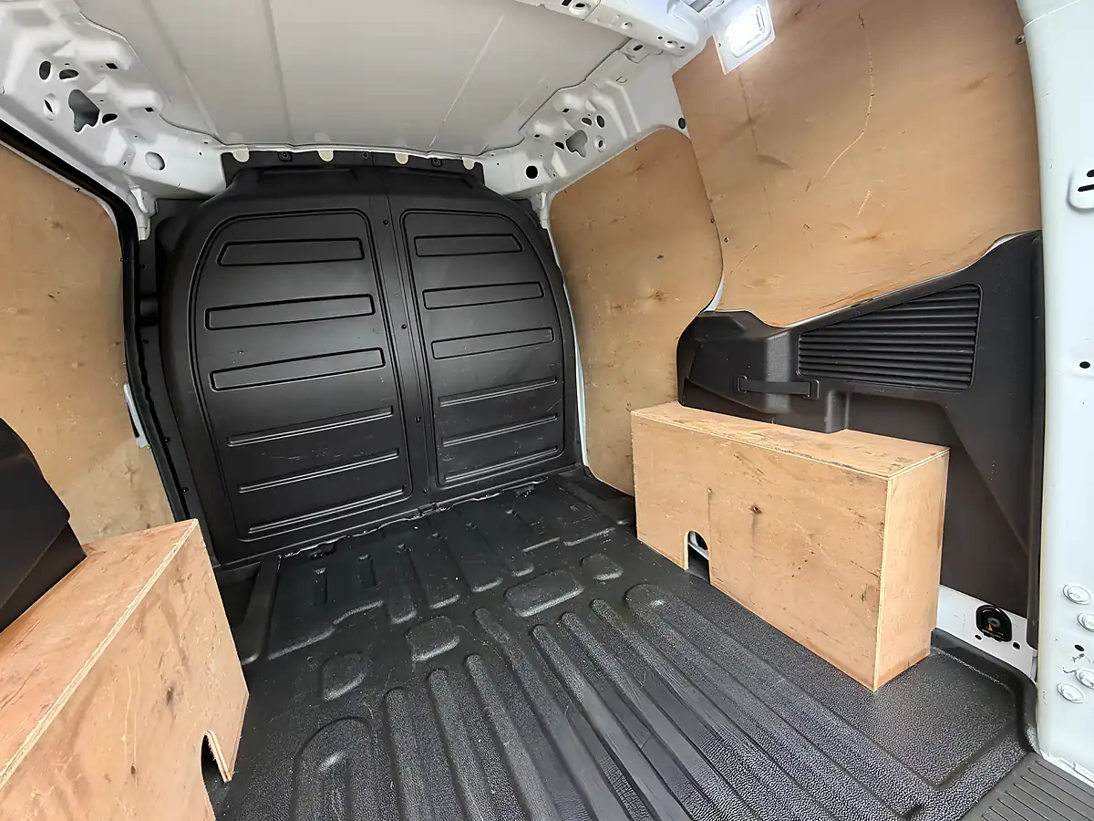 Used 2023 Ford Transit Courier Leader White - Interior and Exterior details 8