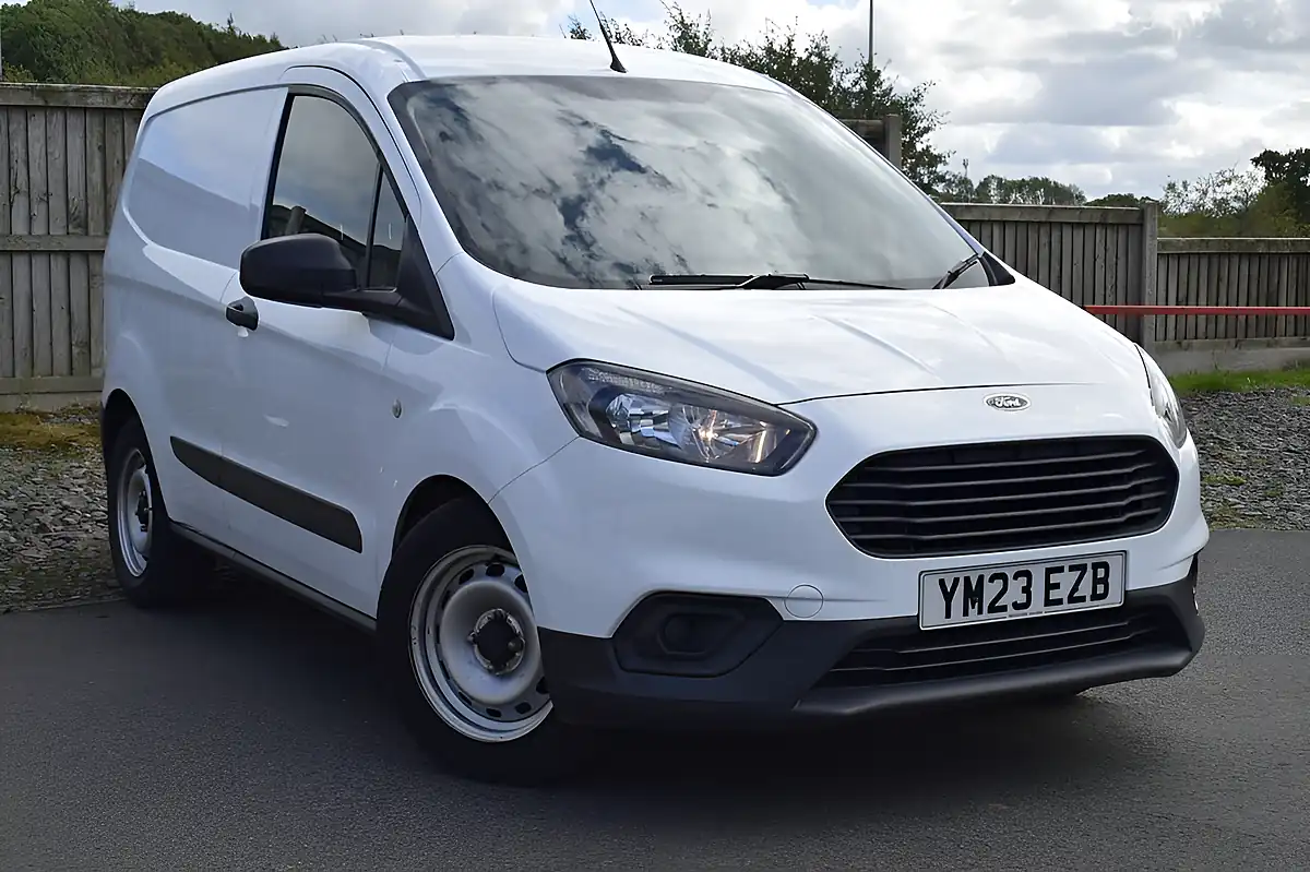 Used 2023 Ford Transit Courier Leader White - Front View