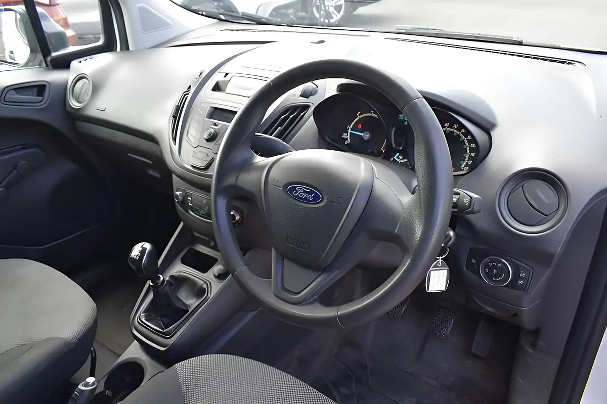 Used 2023 Ford Transit Courier Leader White - Interior and Exterior details 5