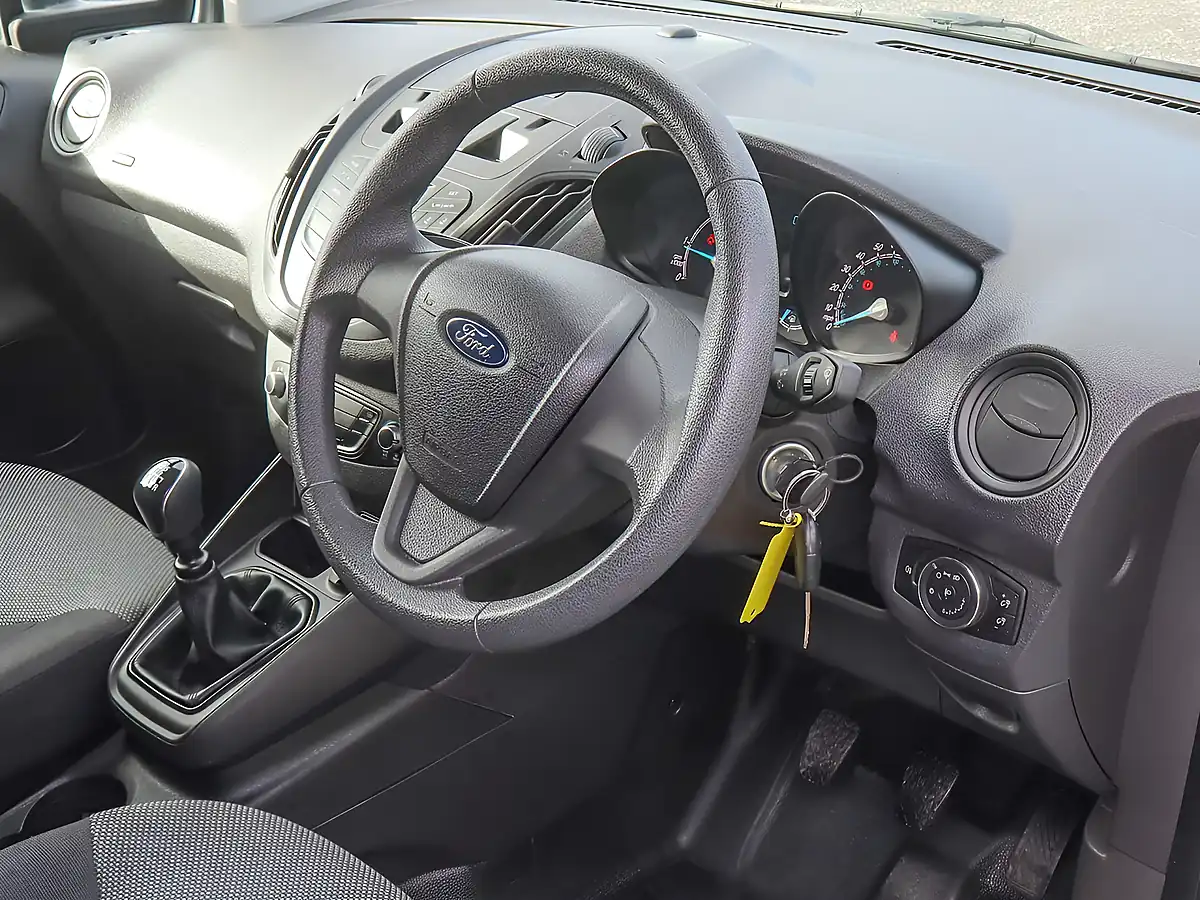 Used 2023 Ford Transit Courier Leader White - Interior and Exterior details 12