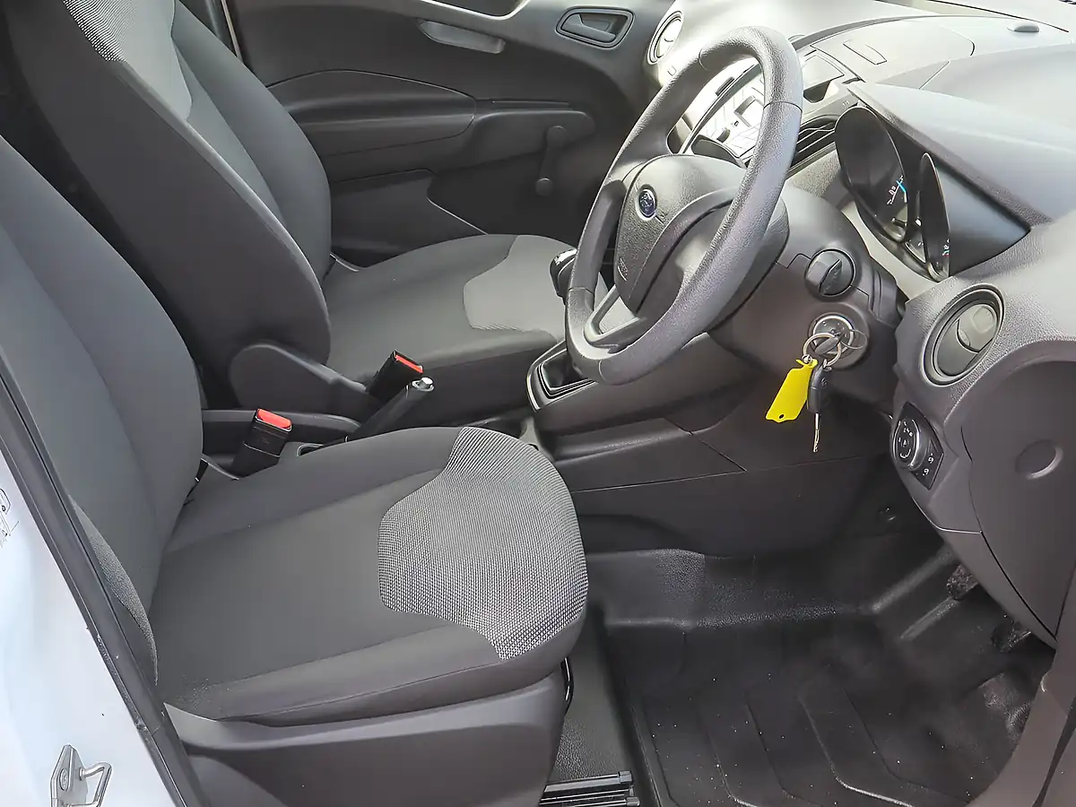 Used 2023 Ford Transit Courier Leader White - Interior and Exterior details 18