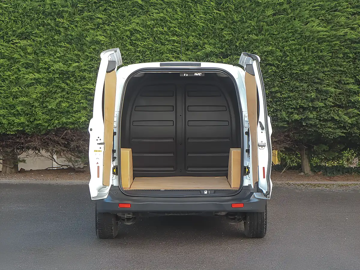 Used 2023 Ford Transit Courier Leader White - Interior and Exterior details 9