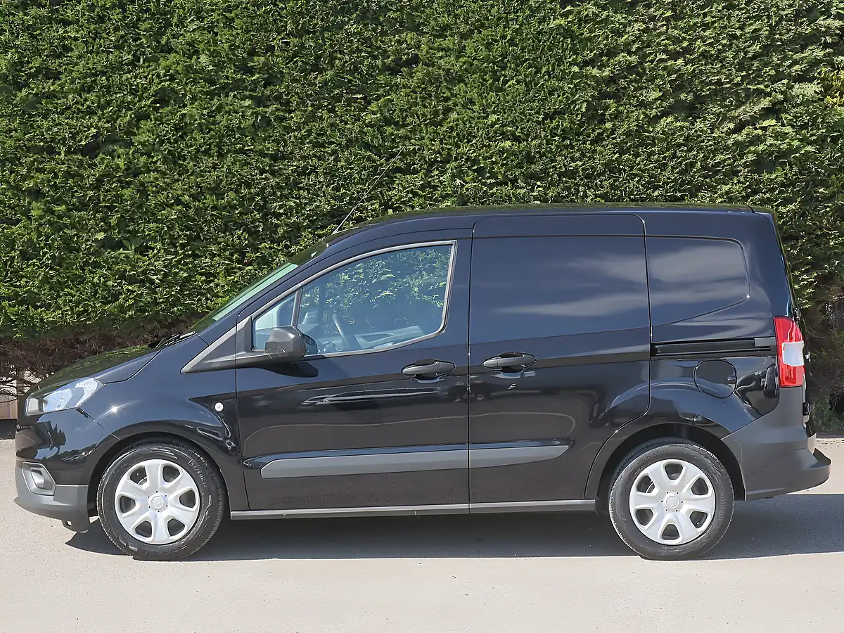 Used 2023 Ford Transit Courier Trend Agate Black - Interior and Exterior details 10